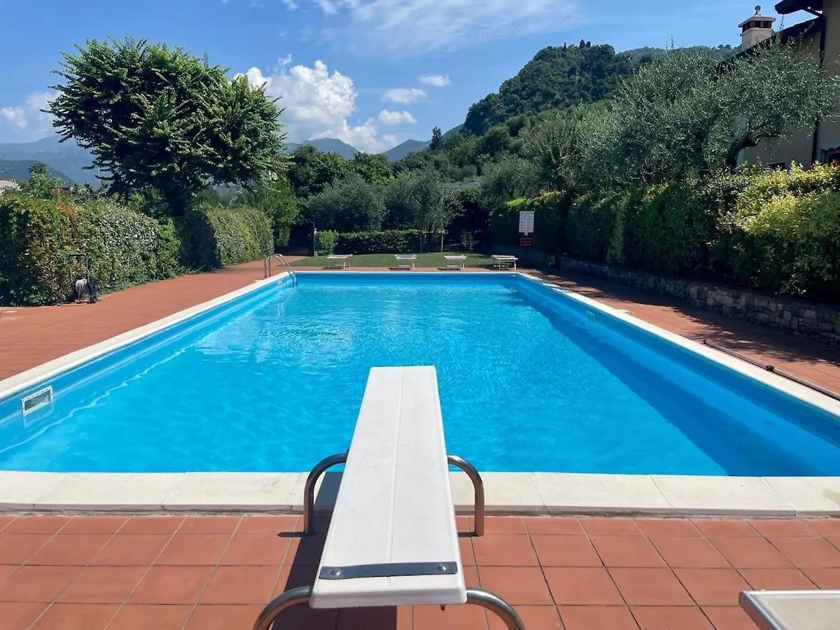 Апартаменты Residenza Degli Ulivi - Green House With Pool Исео